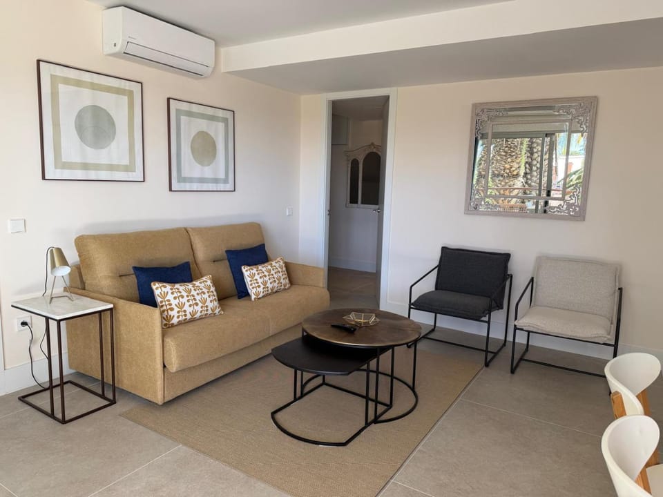 Living room, air conditioner