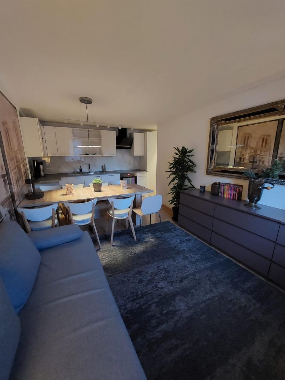 Living room, Dining area