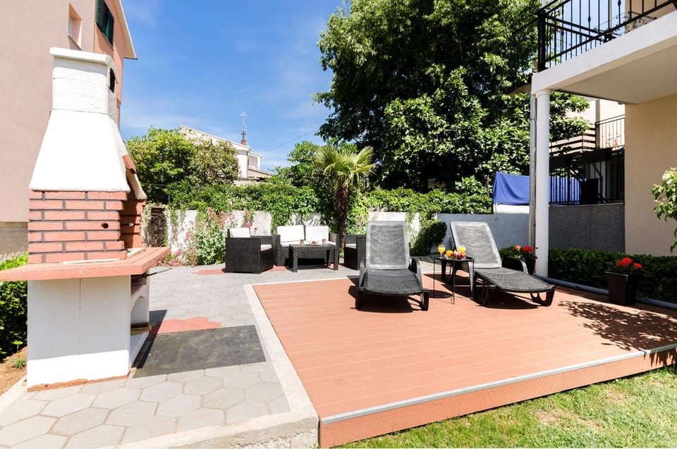 Patio, BBQ facilities