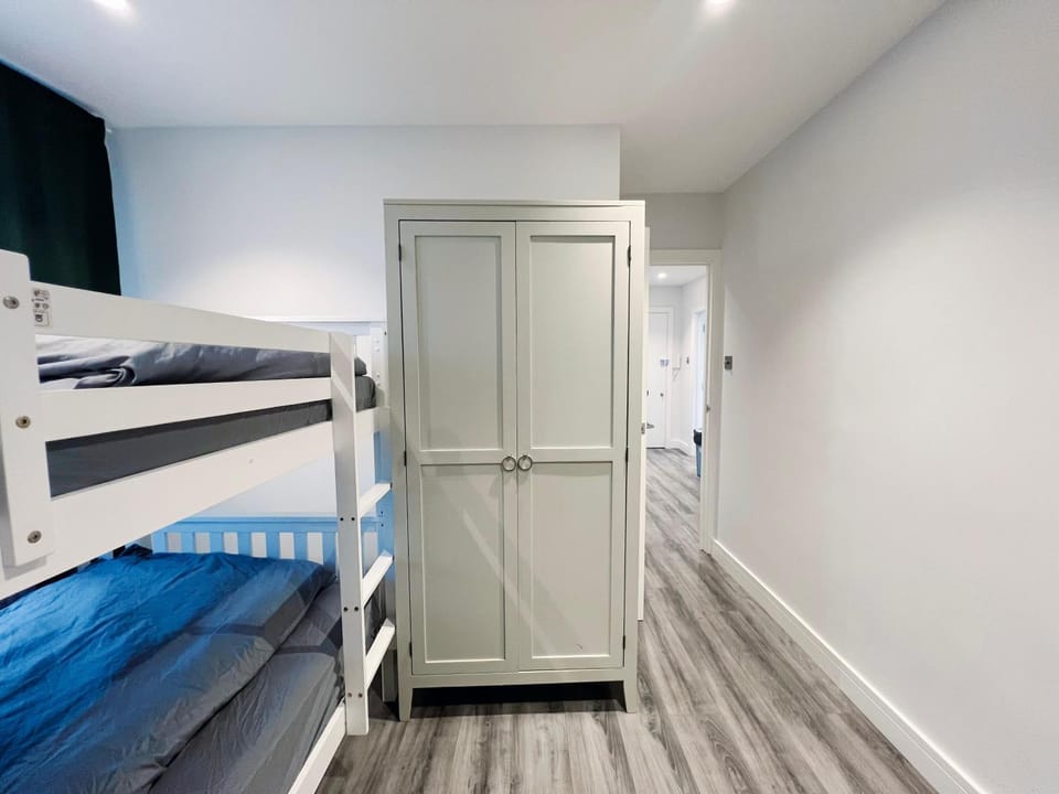 15 minute tube to Oxford street Apartment in London Borough of Ealing