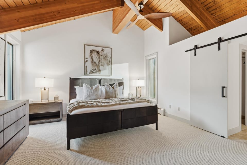 Tranquil Renovated Home, Perfect for Ski & Summer Adventures! 5 Bedrooms, Private Patio and Hot Tub, Sleeps 12 House in Park City
