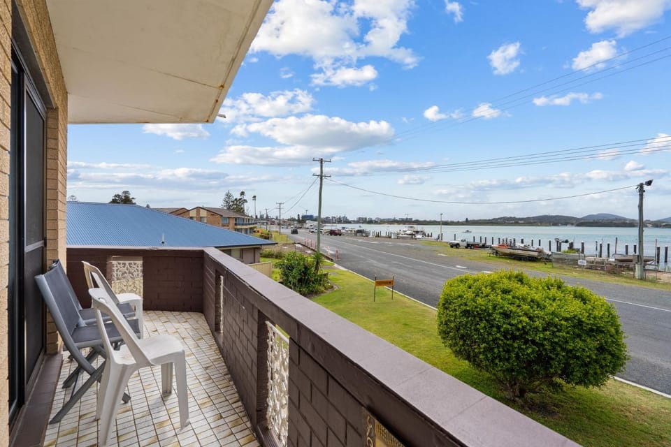 View (from property/room), Balcony/Terrace, Lake view, River view