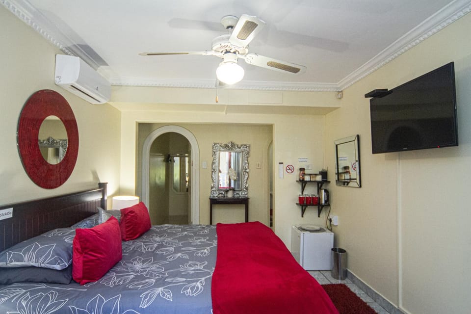 Bed, Bathroom, Bedroom