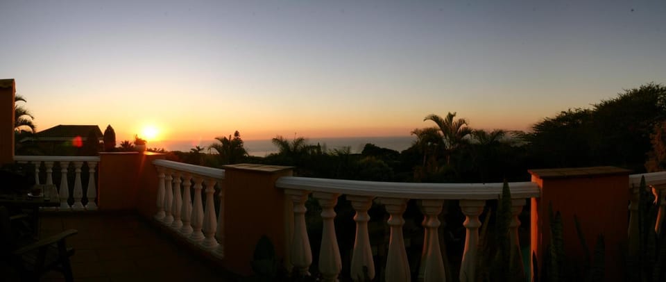 Property building, Balcony/Terrace, Sea view