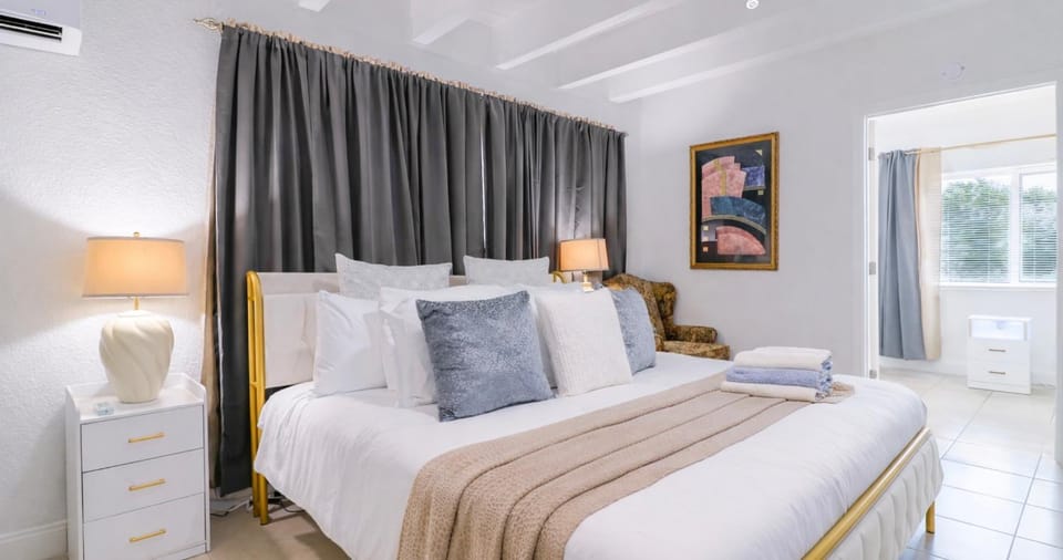 Bed, Bedroom