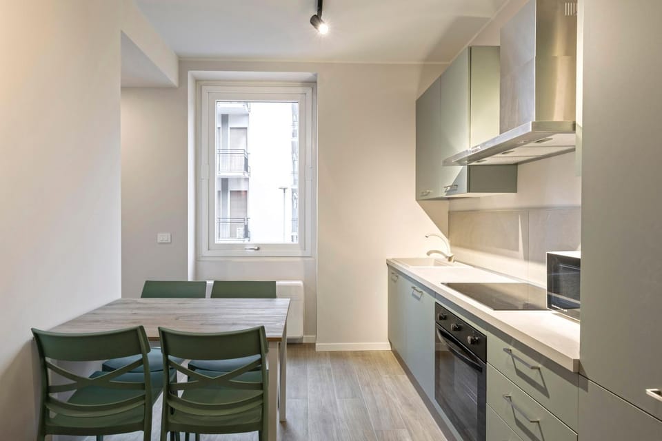 Kitchen or kitchenette, Dining area, stove