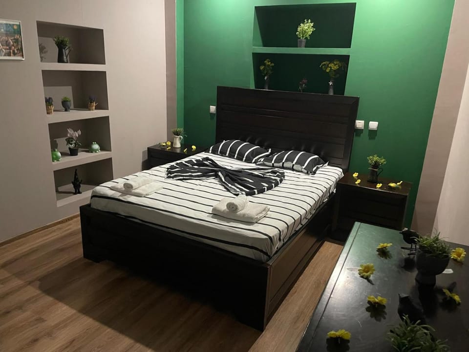 Huge apartment in Old Town for up to 9 people Apartment in Bucharest