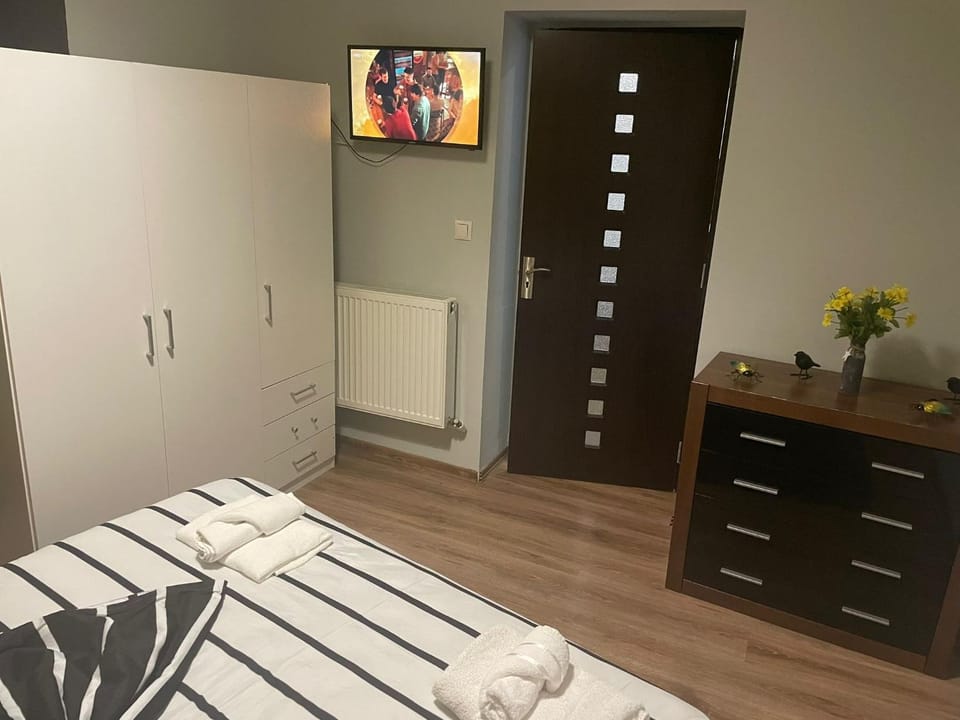 Huge apartment in Old Town for up to 9 people Apartment in Bucharest