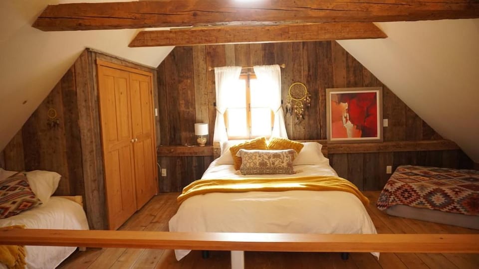 Chalet Le Vieil Âtre - Rustic & cozy chalet avec spa Chalet in Saint-Jean-Port-Joli