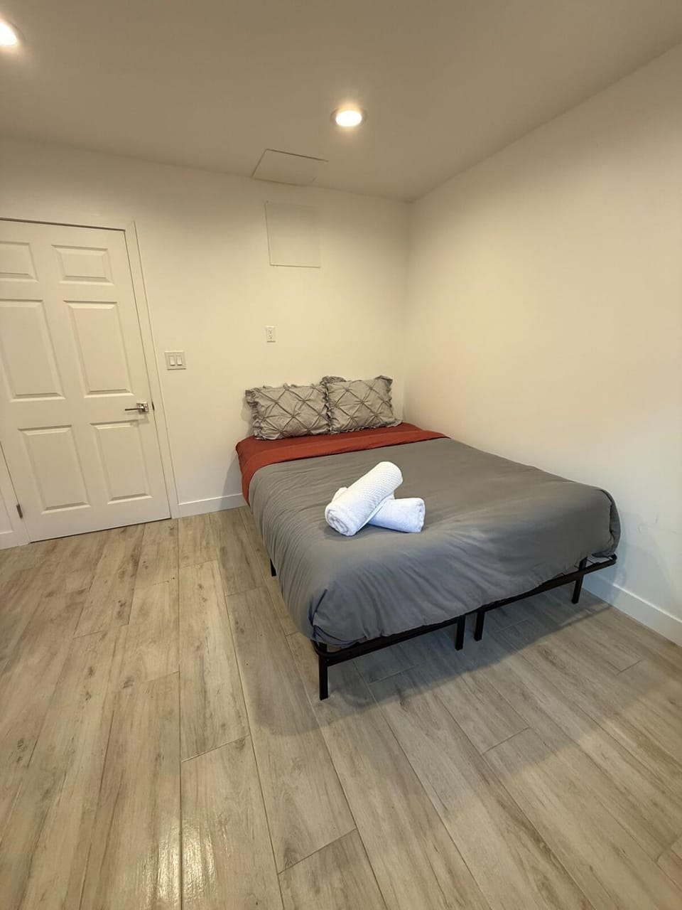 Brand New Home, Great Location, Monthly Discounts House in Woodland Hills