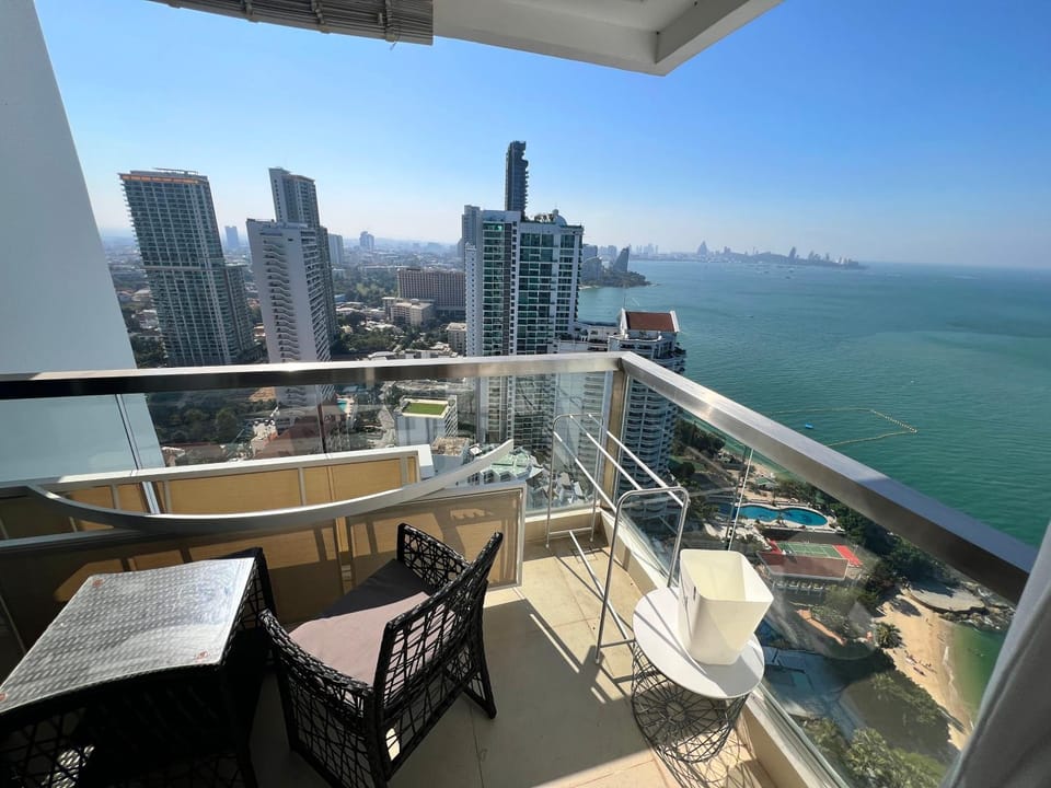 Patio, Day, Natural landscape, Balcony/Terrace, City view, Sea view