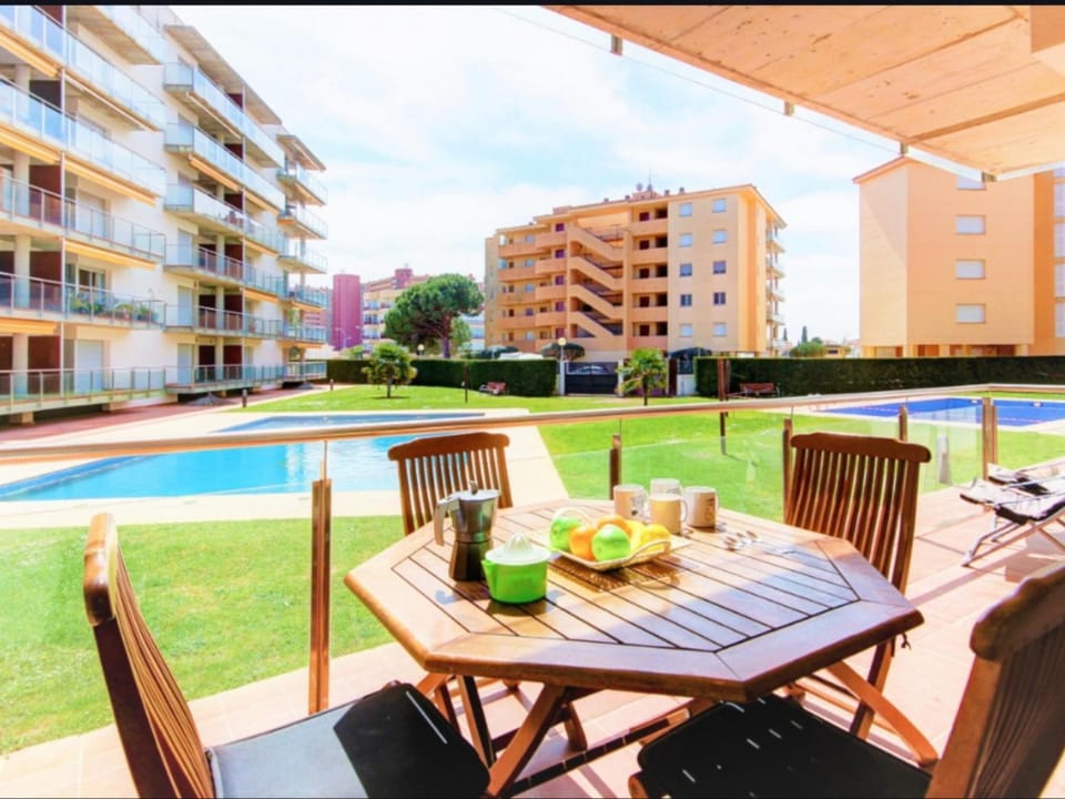 Apartamento Familiar con Parking y Aire Acondicionado en Roses - ES-258-180 Apartment in Roses