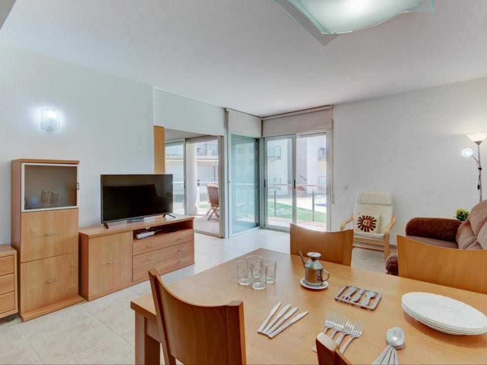 Apartamento Familiar con Parking y Aire Acondicionado en Roses - ES-258-180 Apartment in Roses