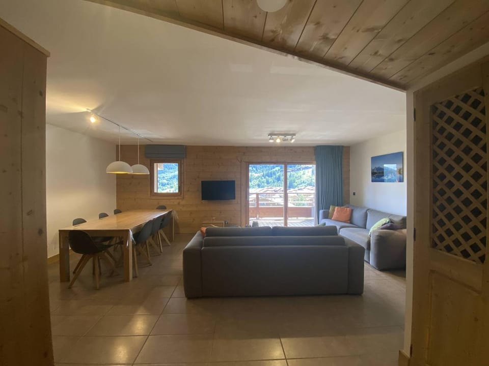 Duplex 4 Pièces avec Balcon et Parking à Valmorel - FR-1-356-557 Apartment in Les Avanchers-Valmorel