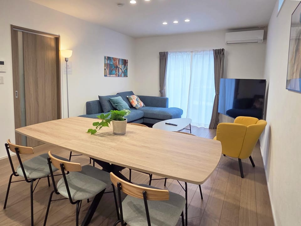 Living room, Dining area