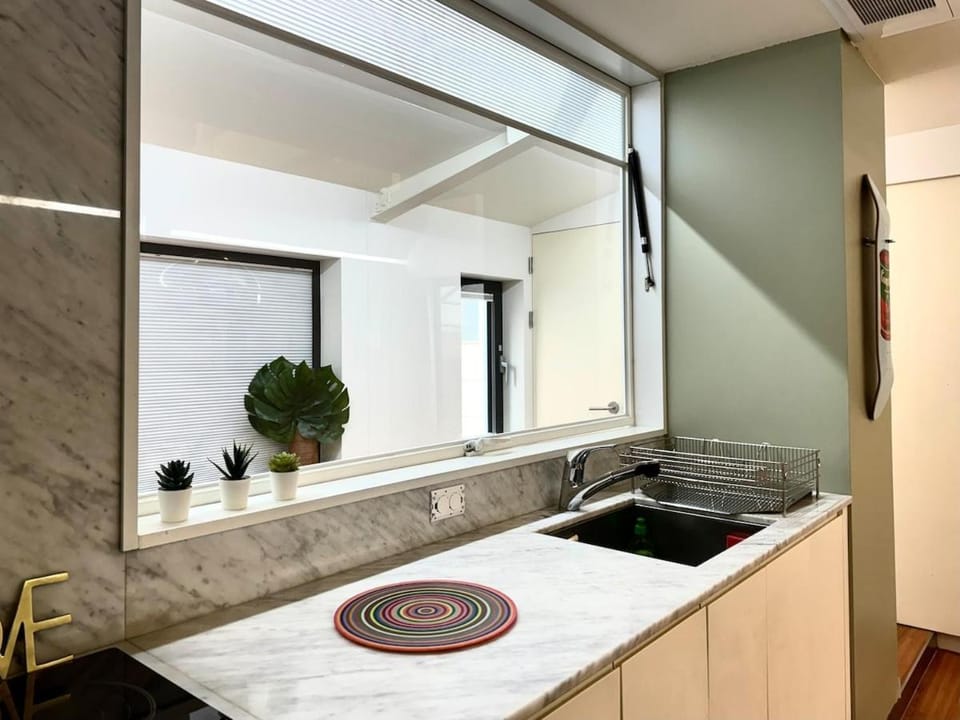 Spacious Stay for Up to 8 people, Seoul Station & Namsan Apartment in Seoul