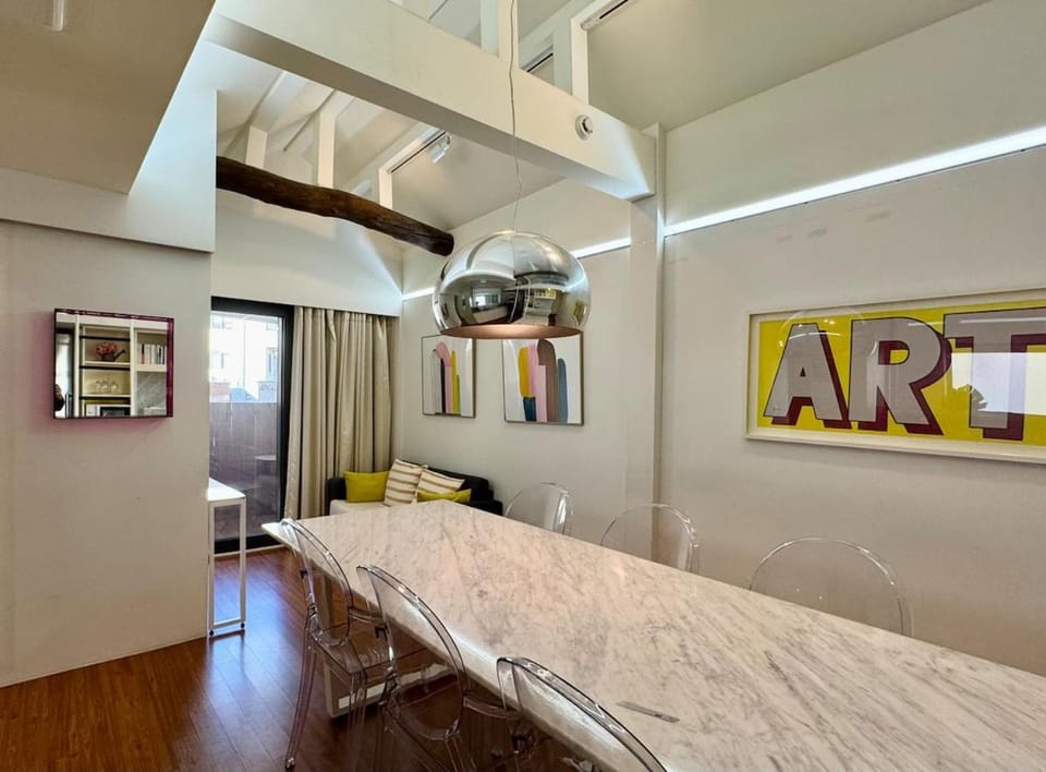 Spacious Stay for Up to 8 people, Seoul Station & Namsan Apartment in Seoul