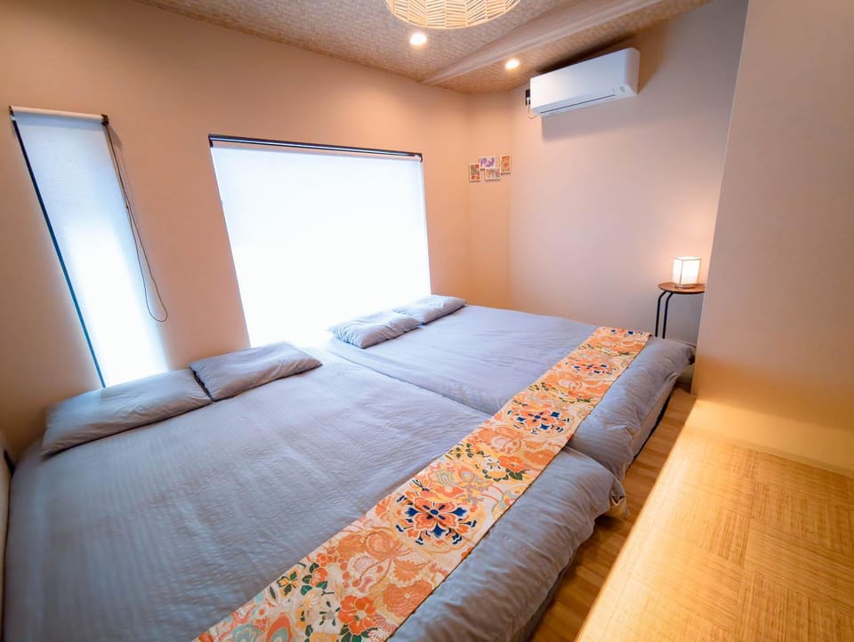 Bed, Bedroom, air conditioner