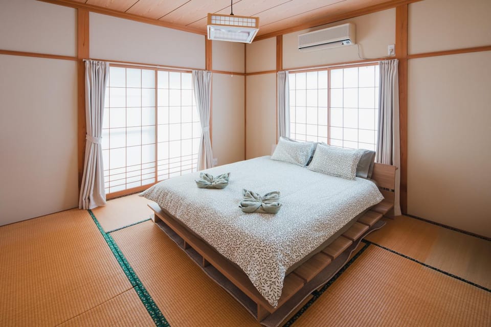 Bedroom, wardrobe