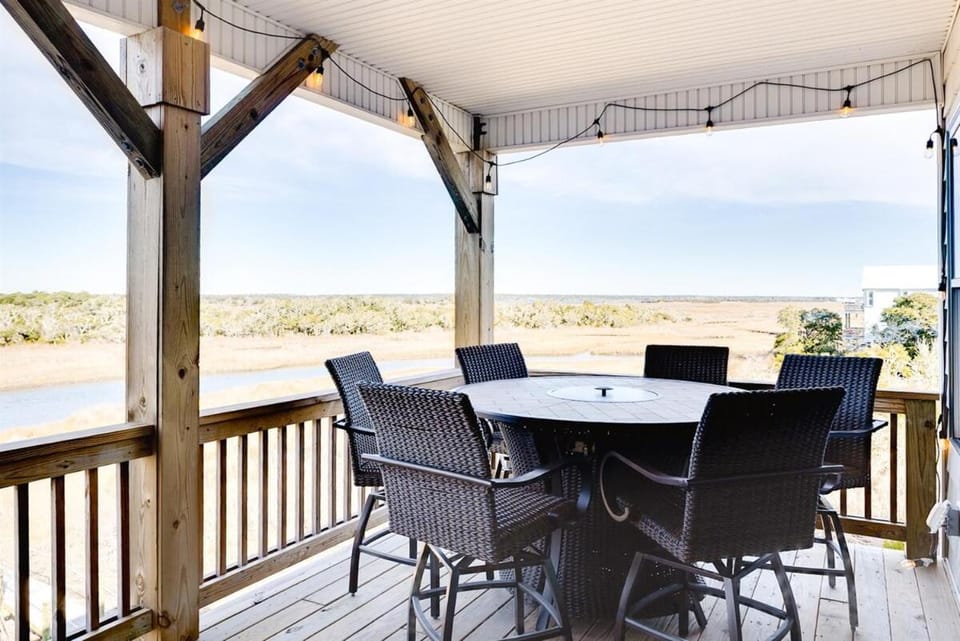 Surf City Sunsets- Private Dock Sound Retreat Apartment in Surf City