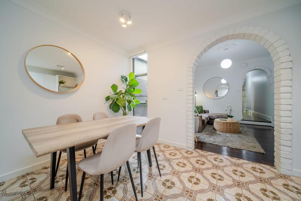 Erskineville Courtyard Escape House in Sydney