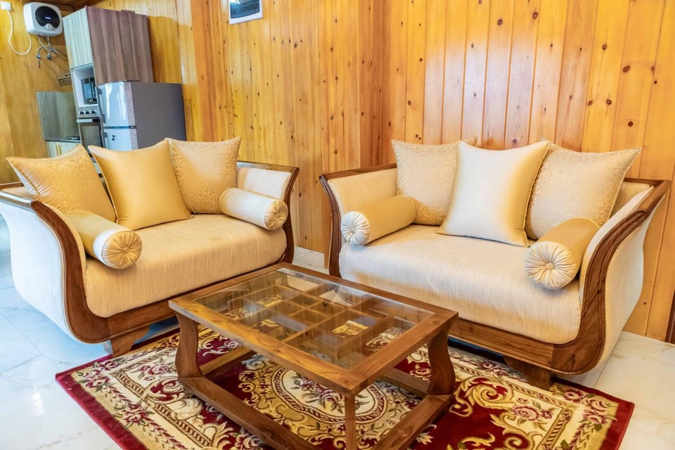 Galaxy Holiday Inn Bed and Breakfast in Nuwara Eliya