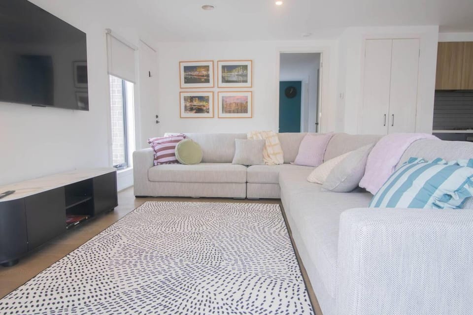 The Modern on Longley - 4 Bedroom Townhouse House in Ballarat
