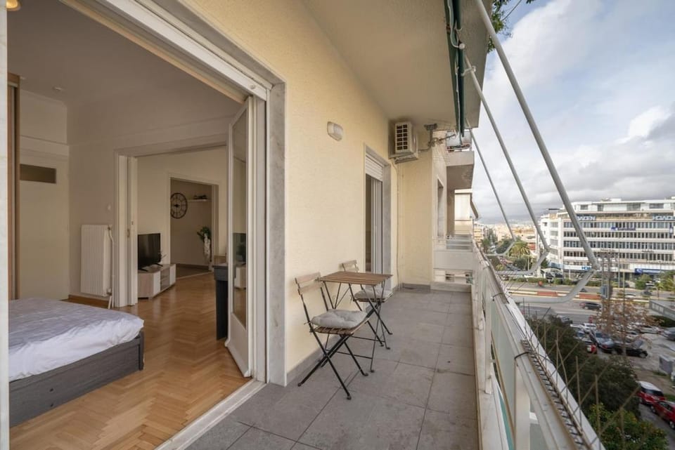Nea Smyrni 1 BDRM - Links To City Center by ΜΡS Apartment in Kallithea