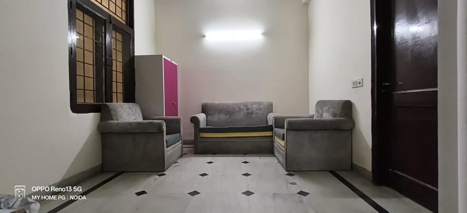 Homely Space PG Hostel in Noida