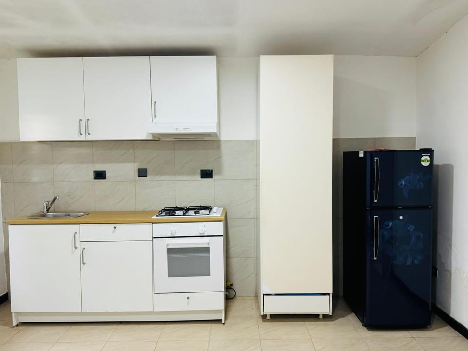 Kitchen or kitchenette, Kitchen or kitchenette, oven
