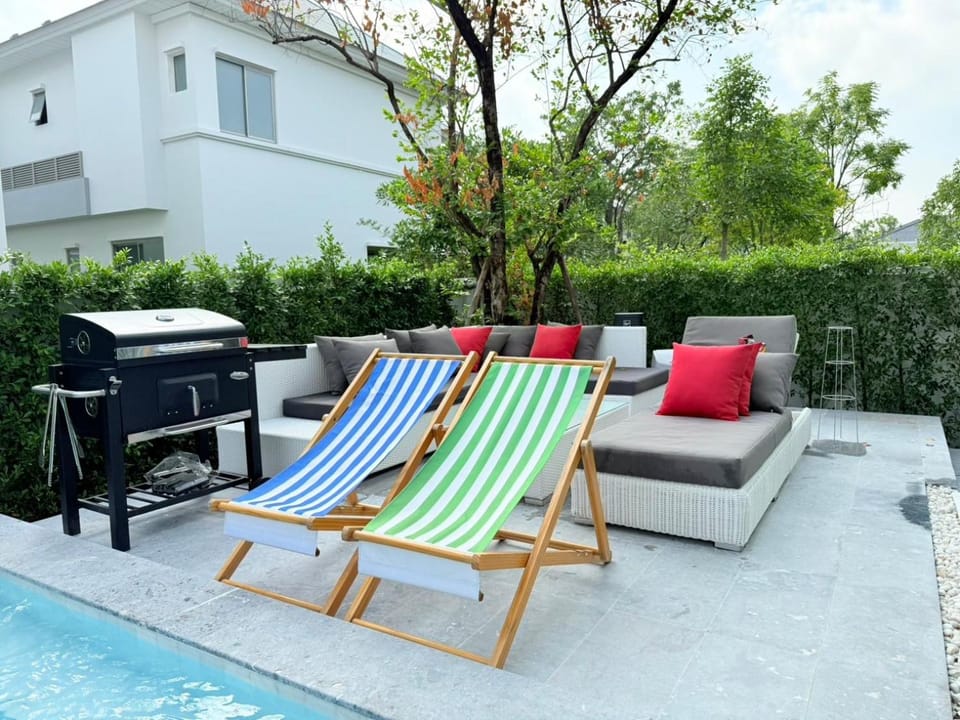 Day, Garden, Pool view, Swimming pool, sunbed