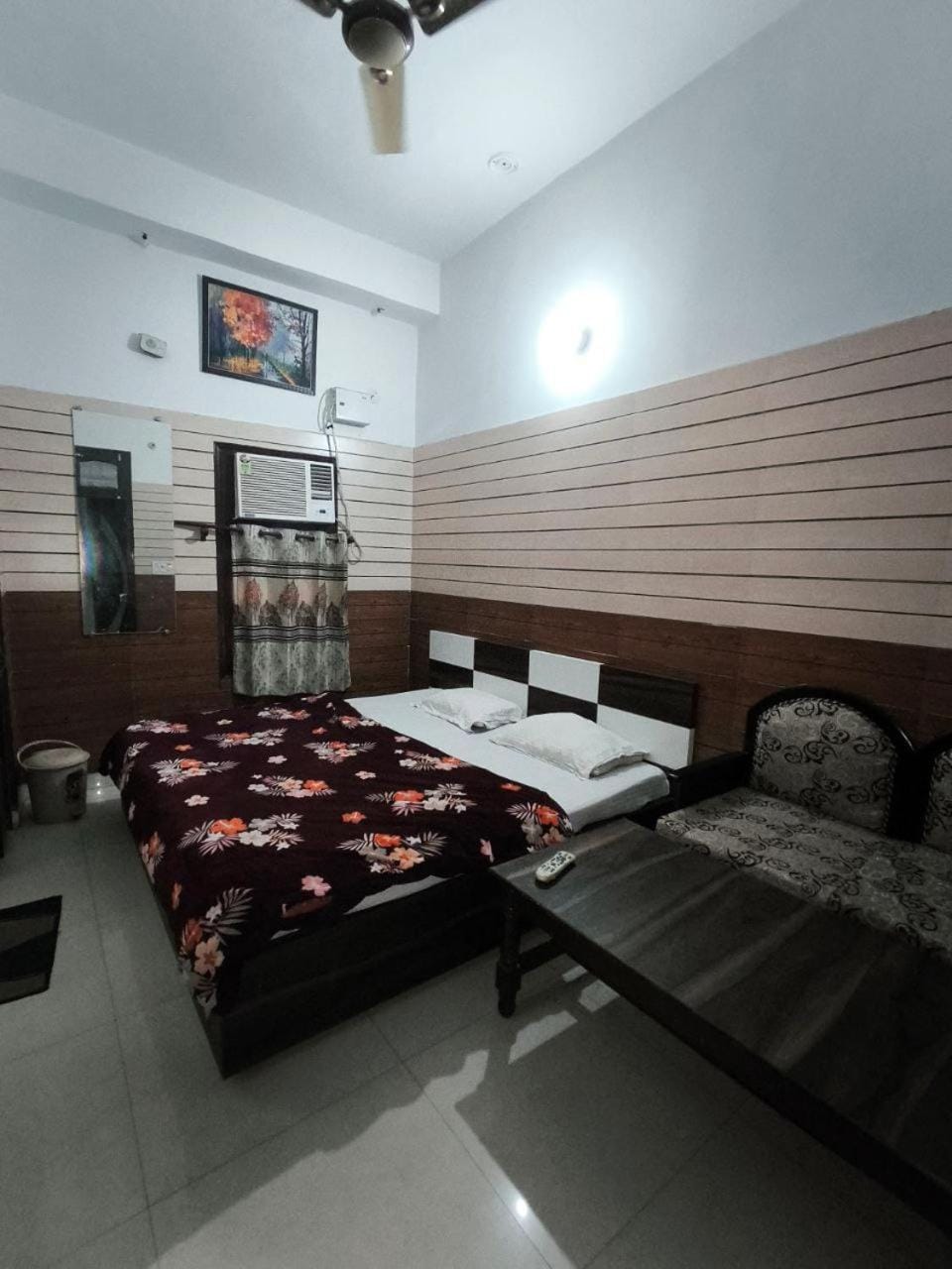 Arjun House Hotel- Guest House Bed and Breakfast in Punjab, India