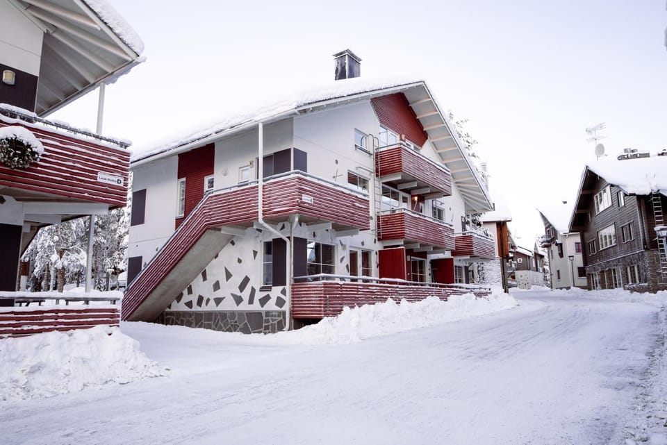 Property building, Day, Neighbourhood, Winter, Street view