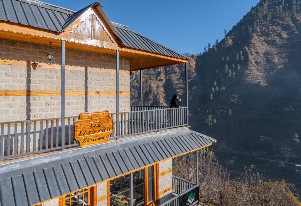 Property building, View (from property/room), Balcony/Terrace, Mountain view