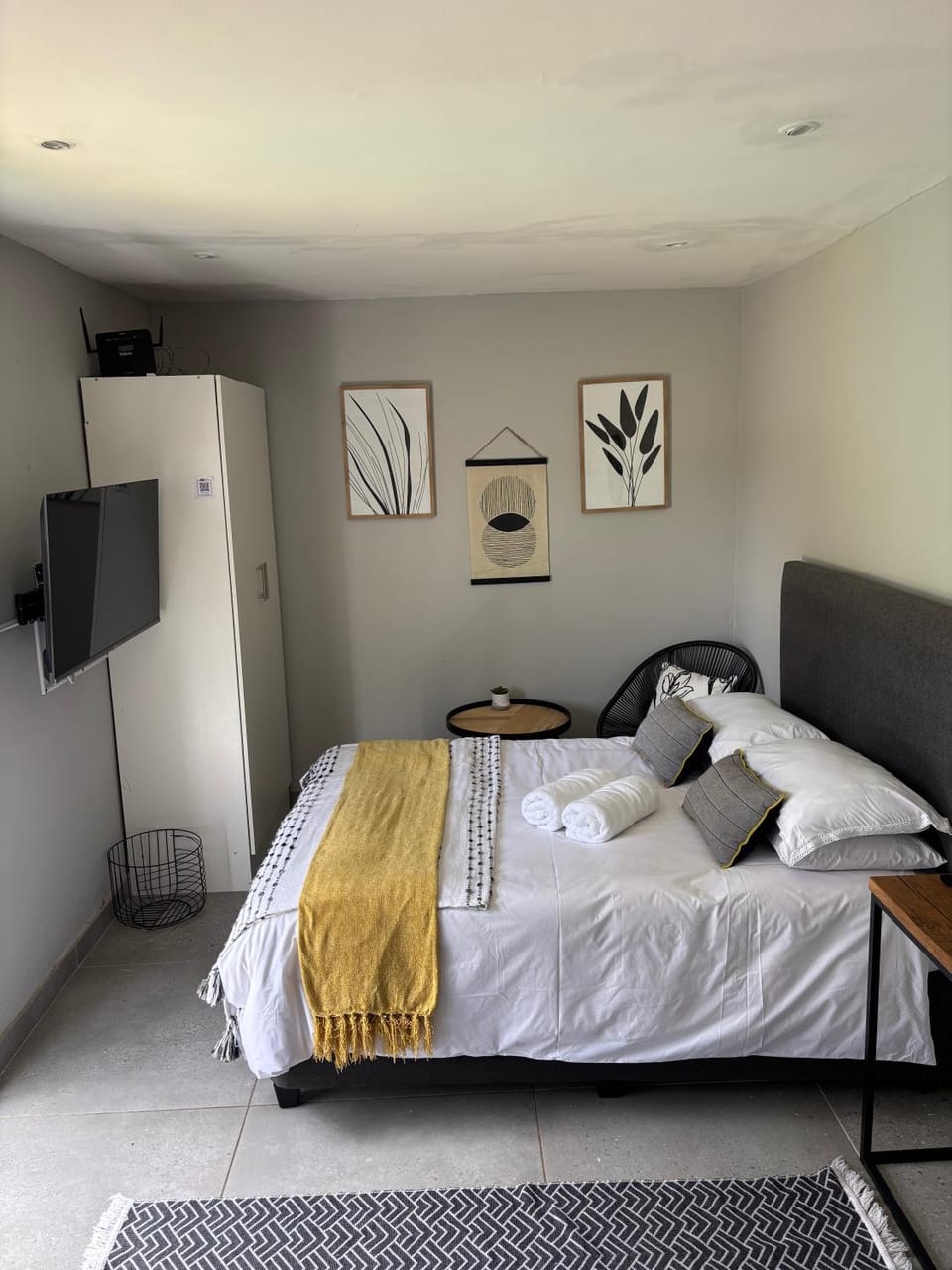 Bed, TV and multimedia