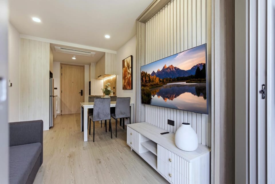 TV and multimedia, Living room, Dining area