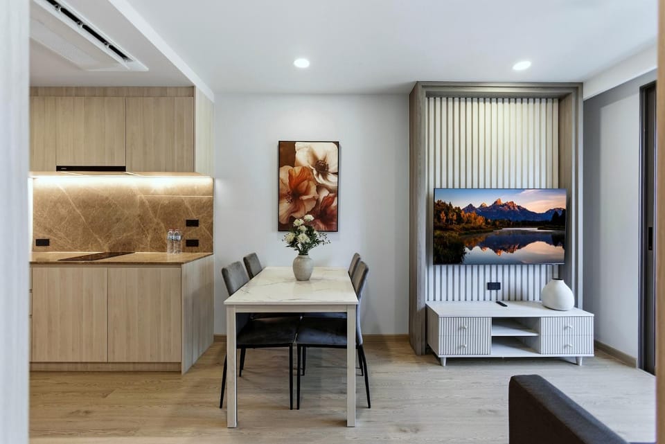 Living room, Seating area, Dining area
