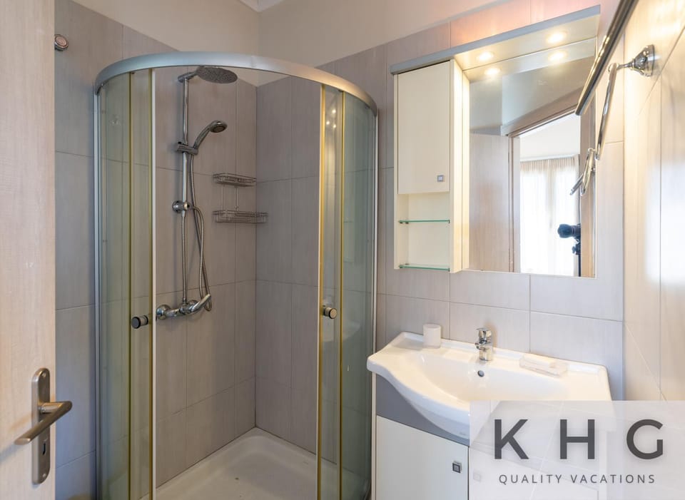 Two bedroom apartment and Open plan studio in central Fiskardo Apartment in Fiskardo