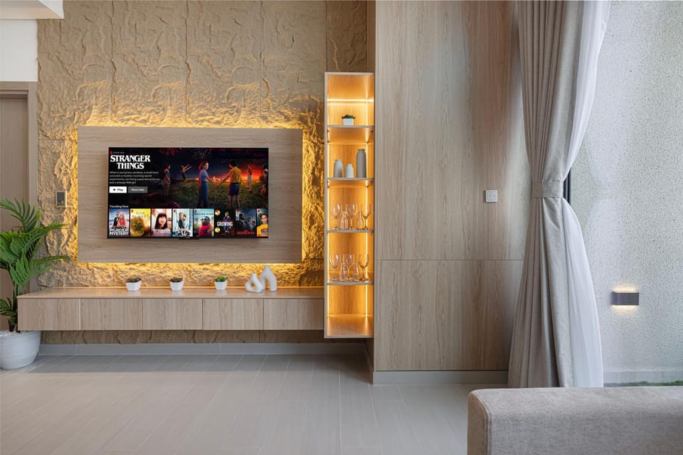Iconic Binghatti Royale! Private Pool in Your Balcony! 5 Star Amenities! Apartment in Dubai