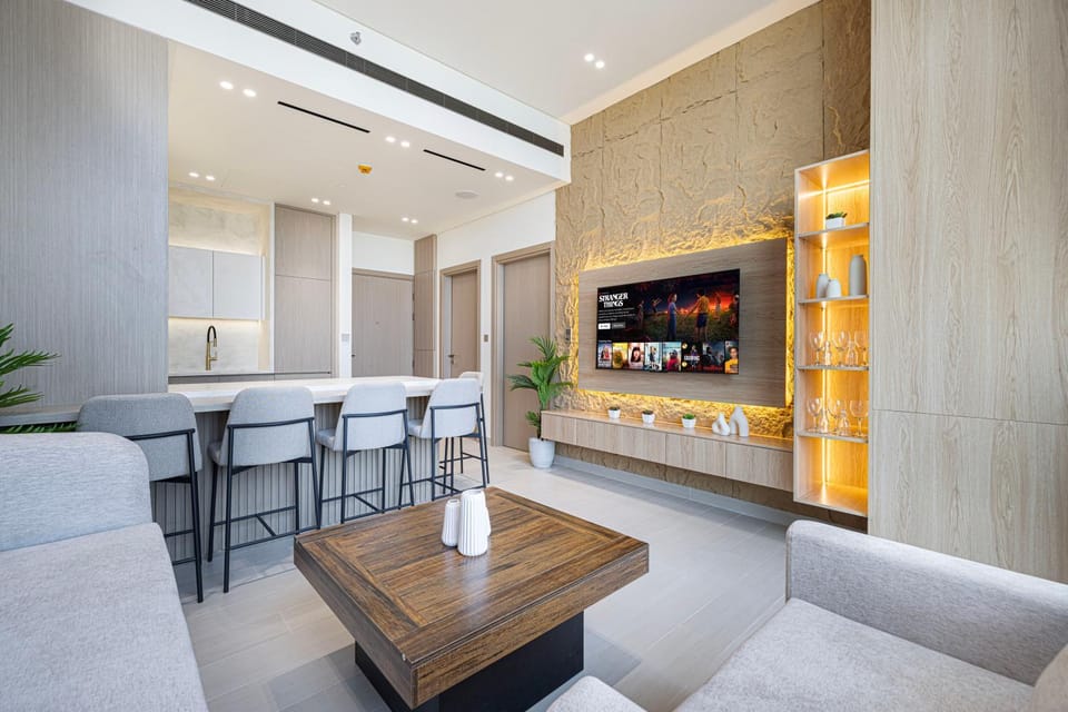 Iconic Binghatti Royale! Private Pool in Your Balcony! 5 Star Amenities! Apartment in Dubai