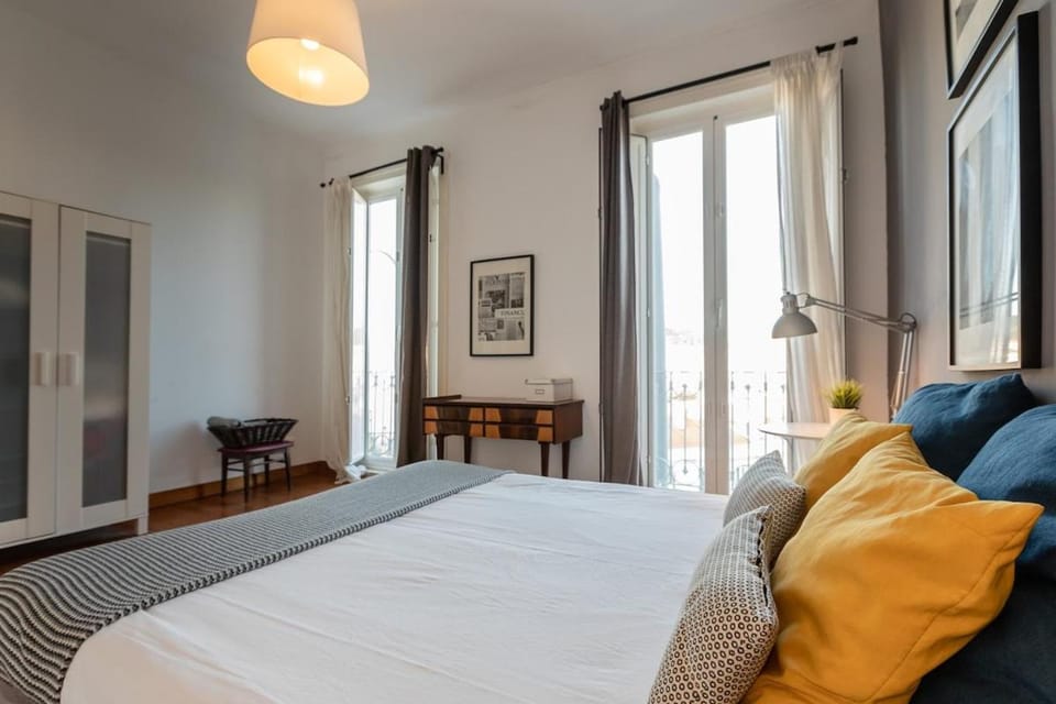Family Central Lisbon Apartment near Metro sleeps 8 Apartment in Lisbon