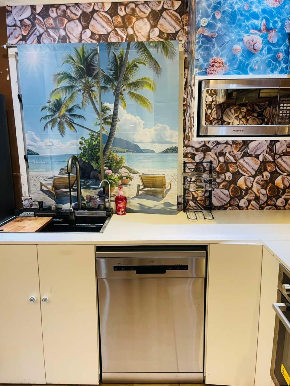 Tropical Getaway in Nadi Town with Smart Home House in Nadi
