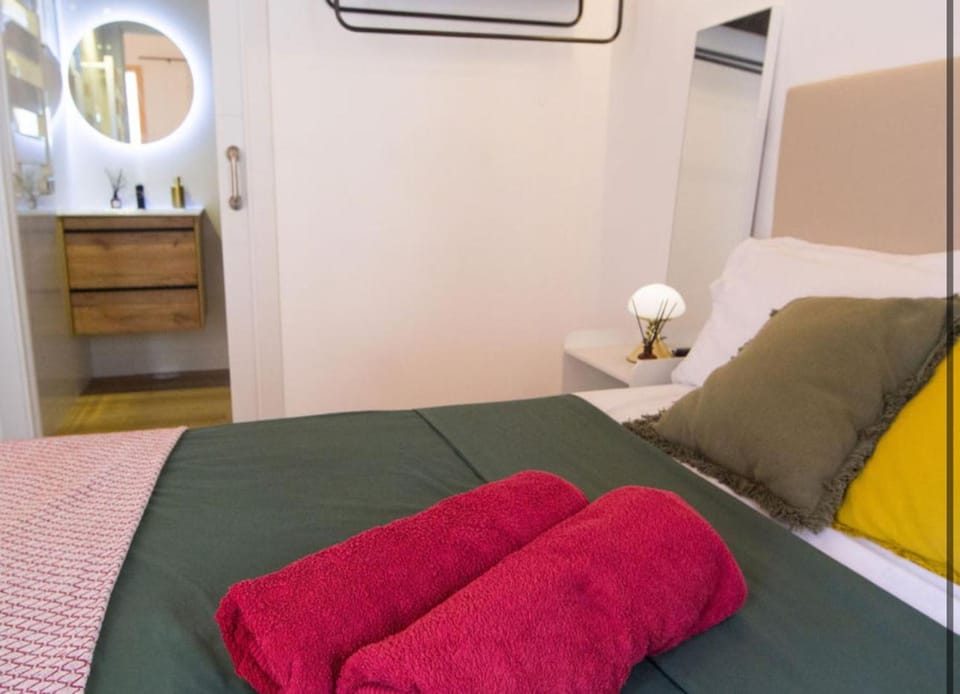 Habitación con baño privado plus 10 Bed and Breakfast in Alicante