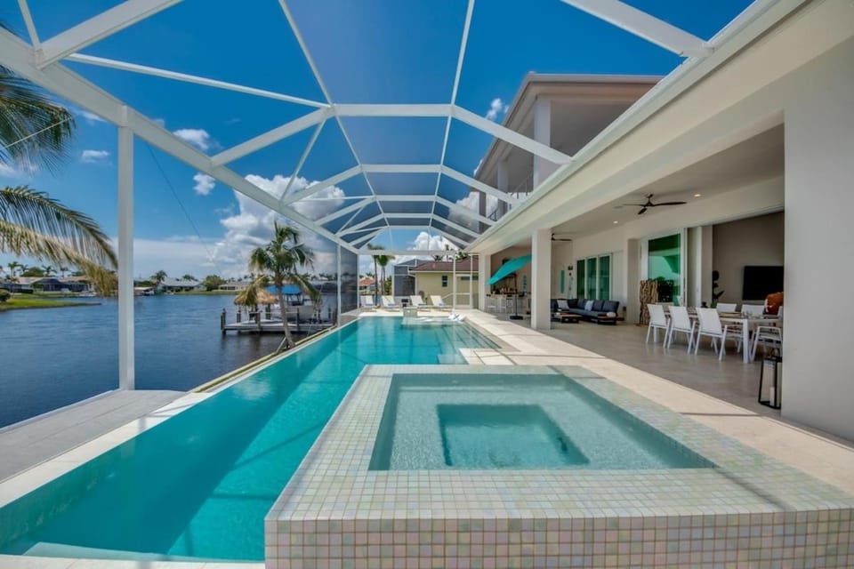 CoralVilla Masterpiece - luxurious, design villa, large infinity pool, spa, boat dock Villa in Sanibel Island