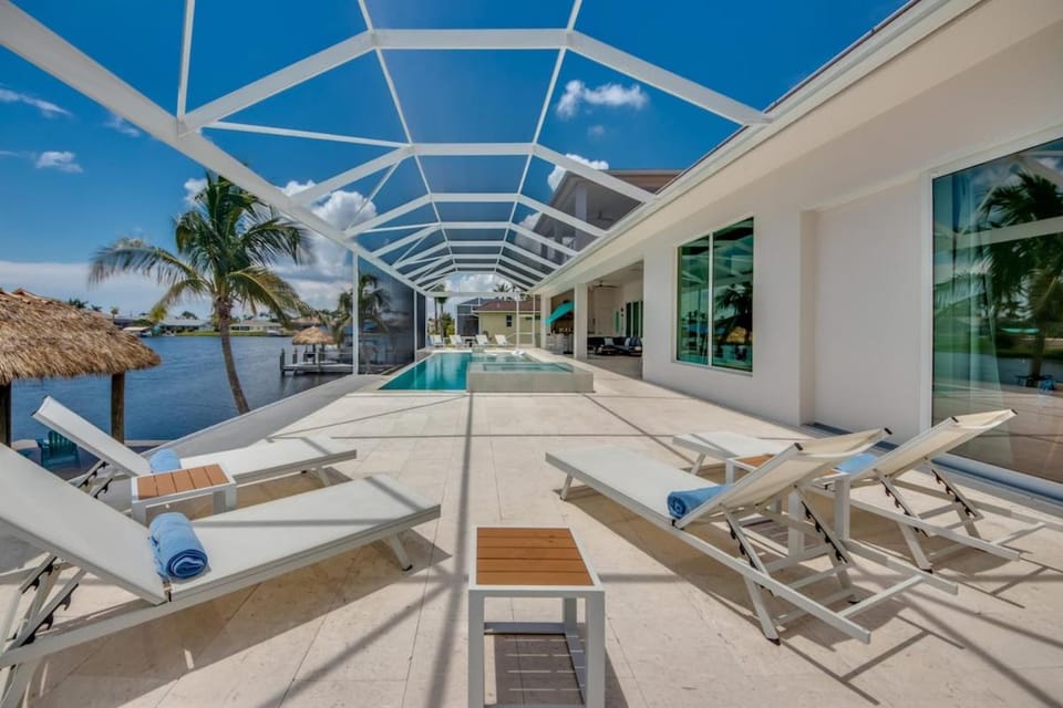CoralVilla Masterpiece - luxurious, design villa, large infinity pool, spa, boat dock Villa in Sanibel Island