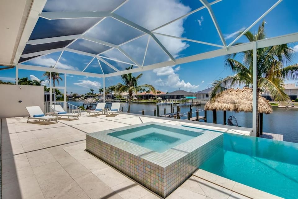 CoralVilla Masterpiece - luxurious, design villa, large infinity pool, spa, boat dock Villa in Sanibel Island