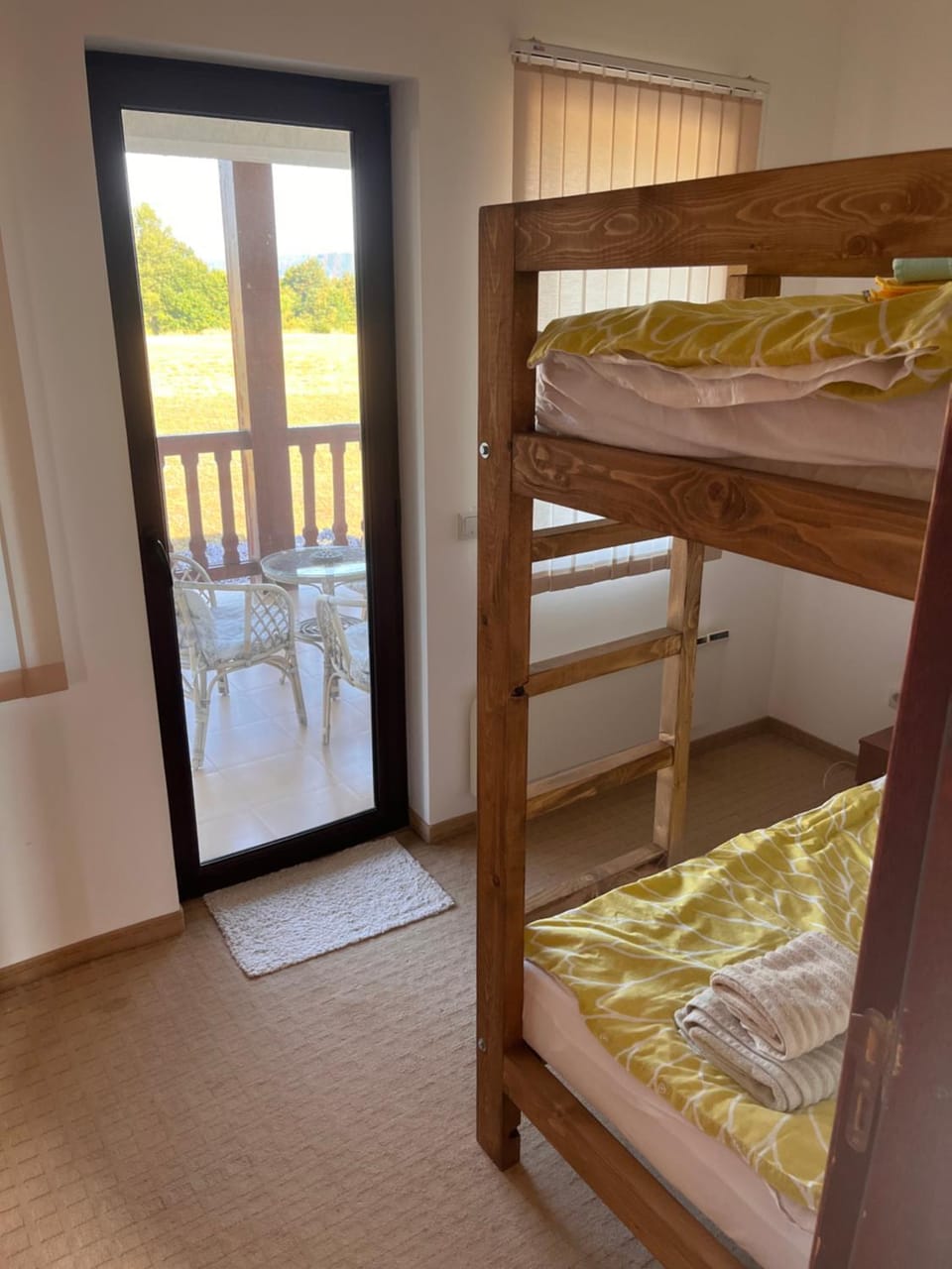 Bedroom, bunk bed