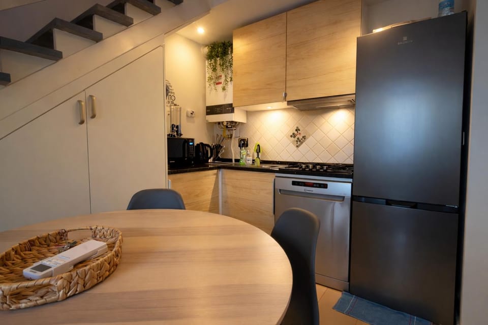 Kitchen or kitchenette, Dining area, dishwasher, minibar, oven, pet friendly, stove