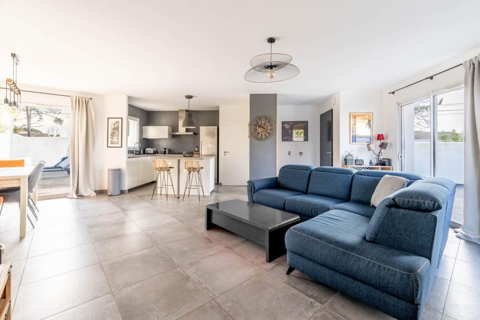 Living room, kitchen