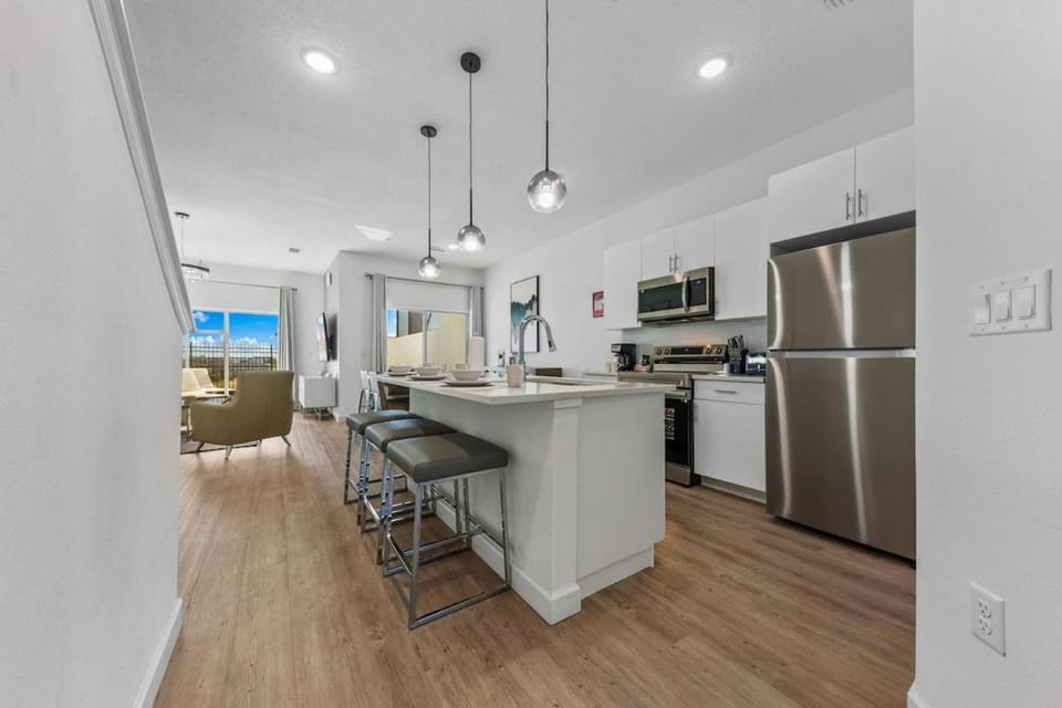 424 Famagusta Dr House in Loughman